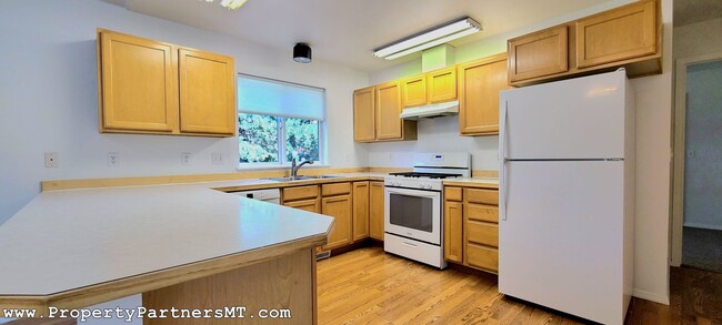 Foto del edificio - Beautiful 3 Bed 2.5 bath house in a charmi...