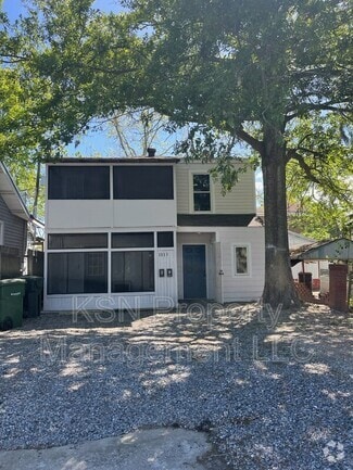 Building Photo - 1011 E 39th St