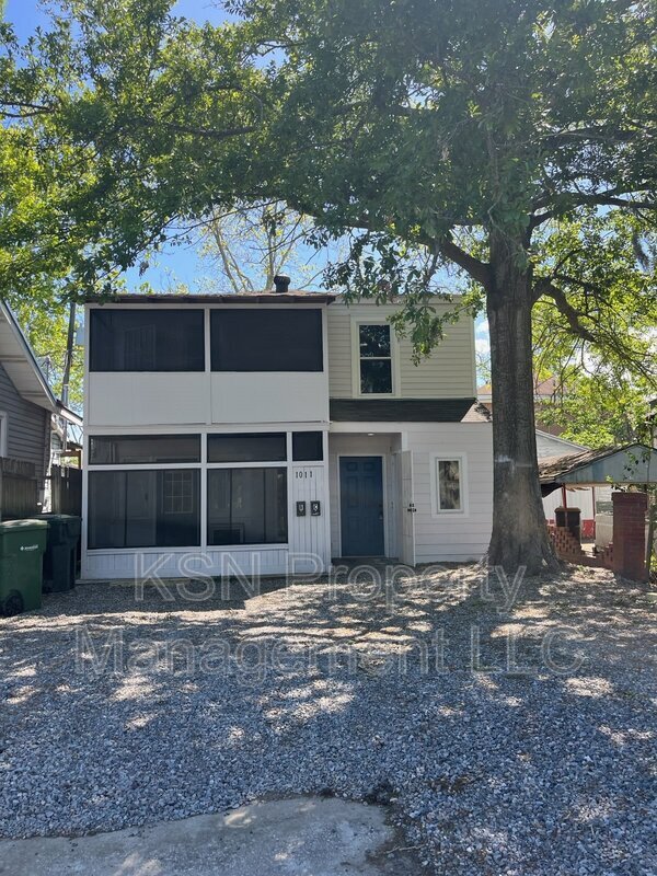 Primary Photo - 1011 E 39th St
