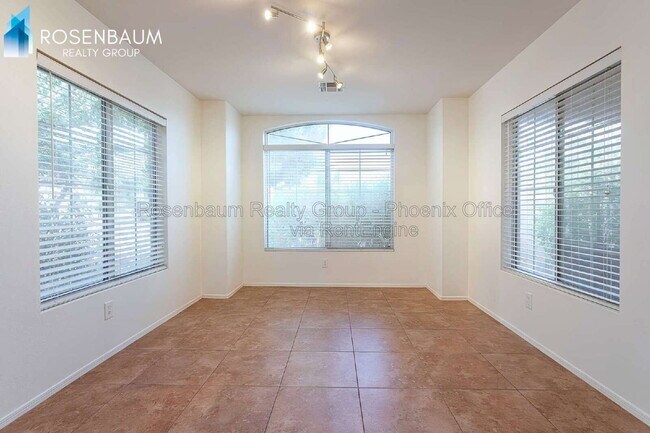 Foto del edificio - 5034 E Holmes Ave