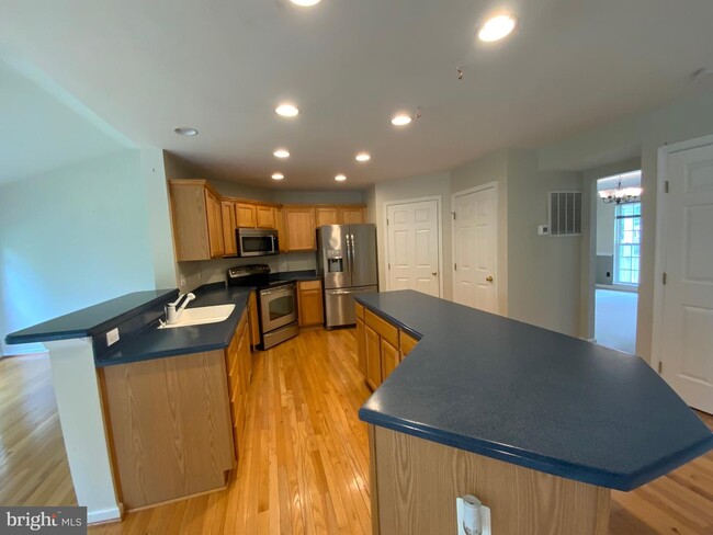 Building Photo - 11701 Fort Lee Dr