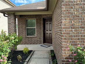 Building Photo - 3327 Chimera Ln