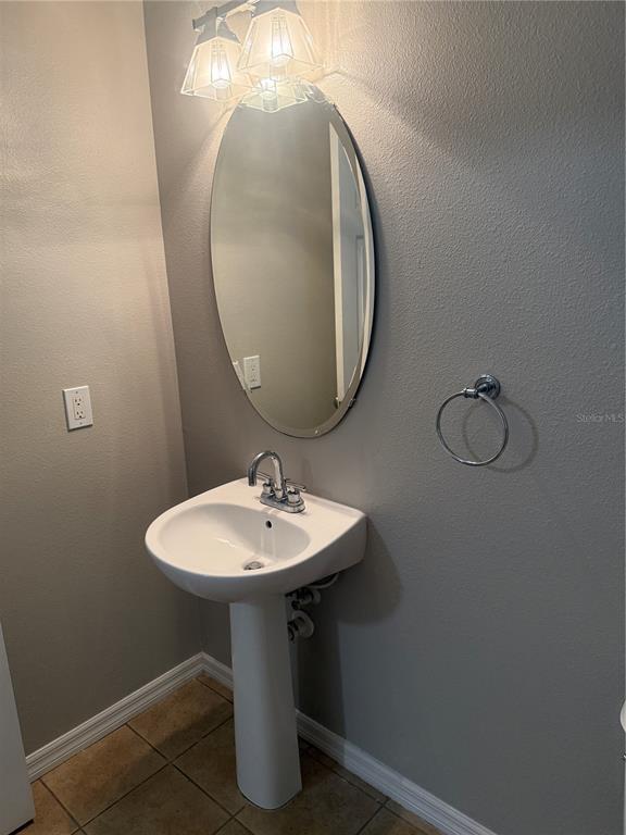 Foto del edificio - 13102 Honey Locust Dr