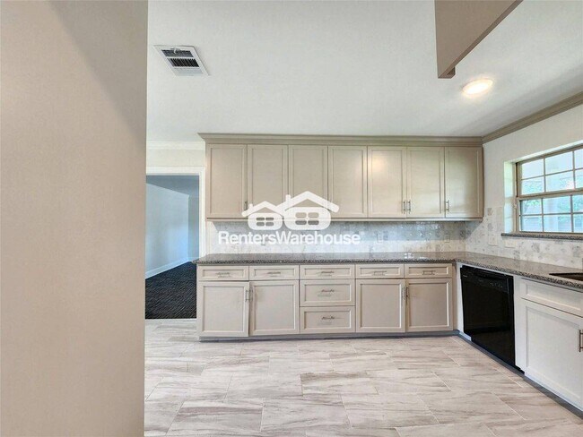Foto del edificio - 8033 Turquoise Ln