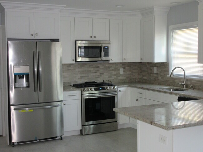 Building Photo - 370 Smithburg Rd