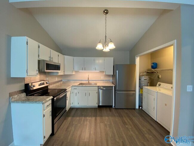 Building Photo - 3702 Squaw Valley Dr SW