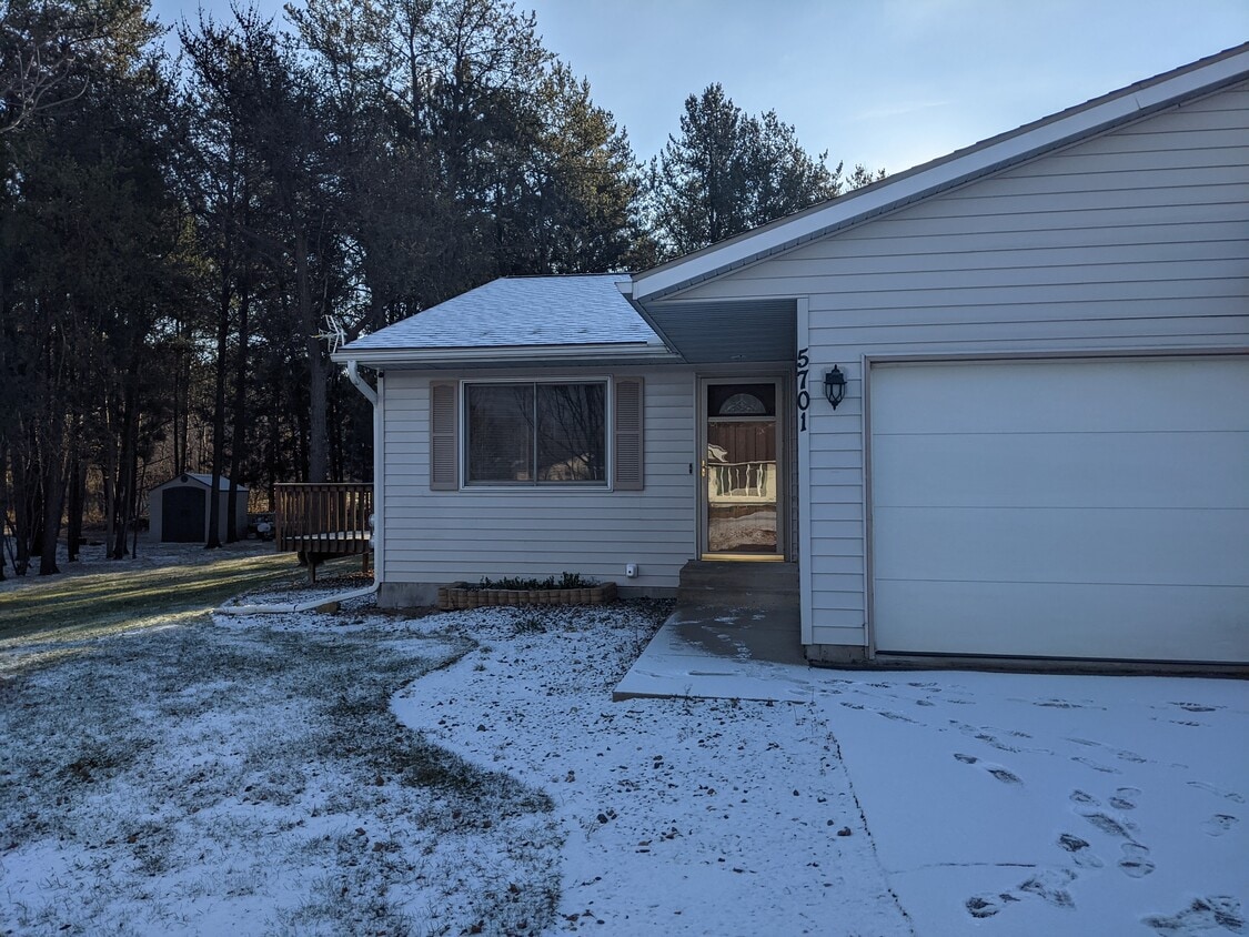 224517 Country Ln Unit 224517, Wausau, WI 54401 Condo for Rent in Wausau, WI