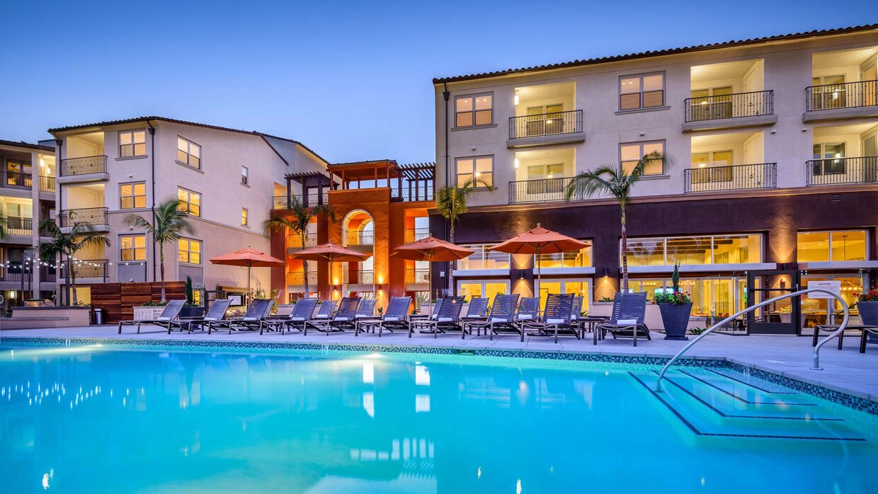 Reata Oakbrook Village Apartments Laguna Hills, CA