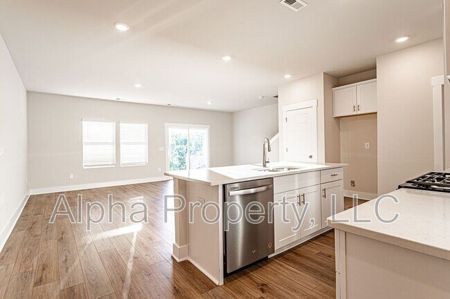 Building Photo - 29 Centimeters Dr