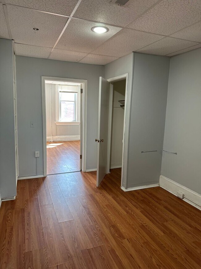 Foto del edificio - 2404 N Charles St