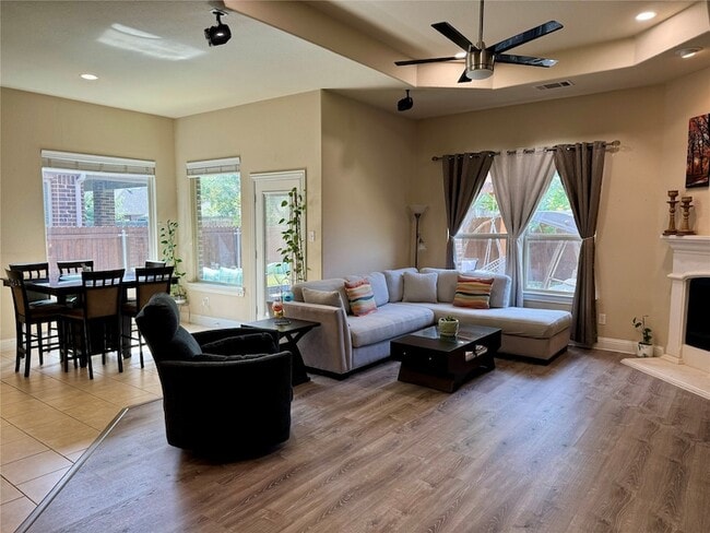 Foto del edificio - 15817 Rockingham St