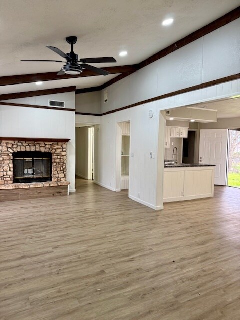 Foto del edificio - 204 Phillips Rd