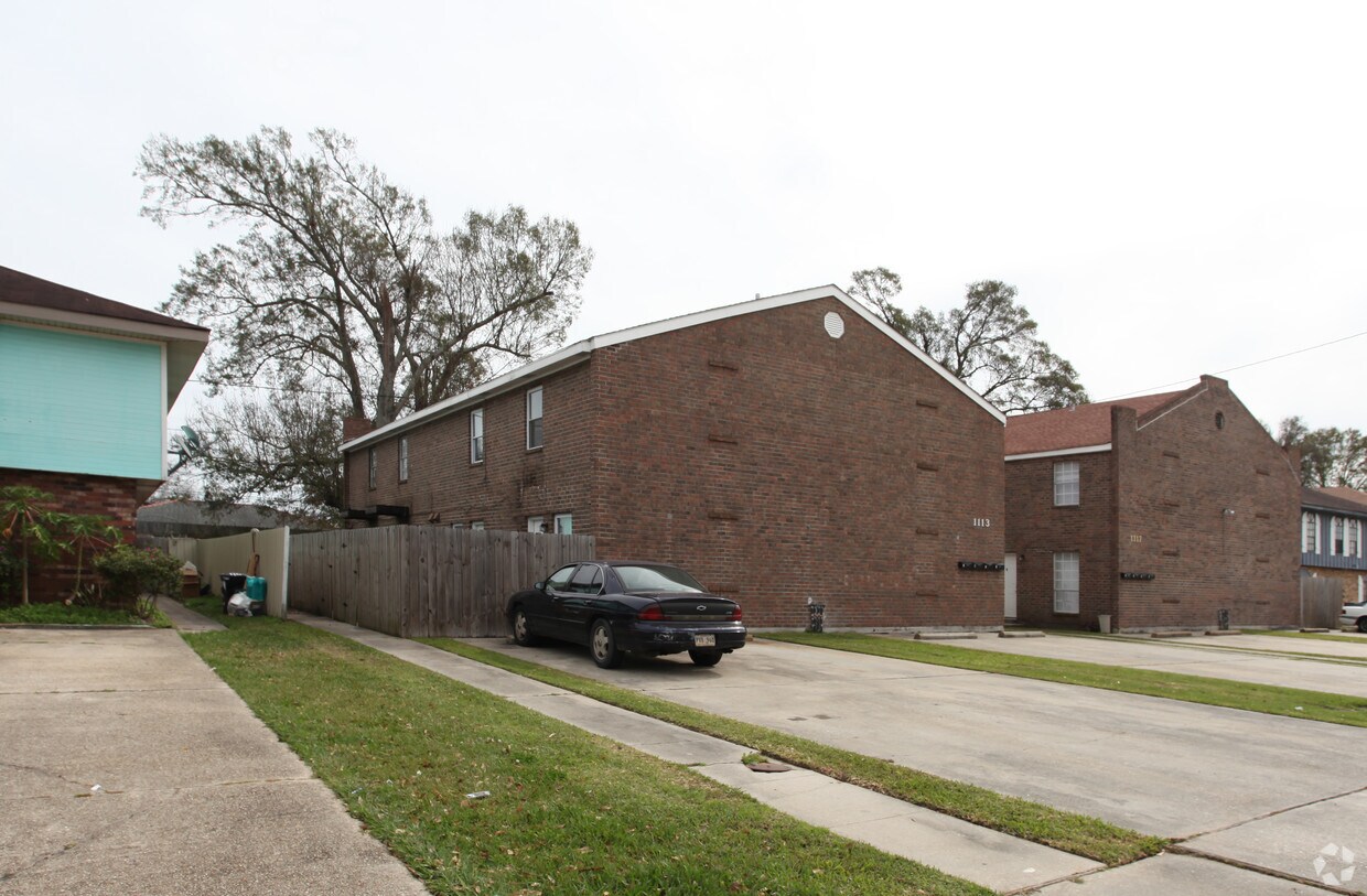 11131117 Dimarco Dr, Marrero, LA 70072 Apartments in Marrero, LA