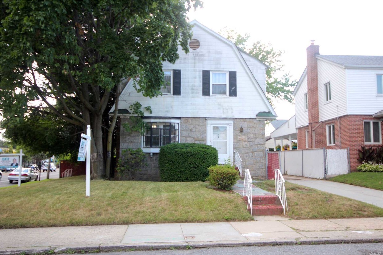 Foto principal - 75-86-86 182nd St