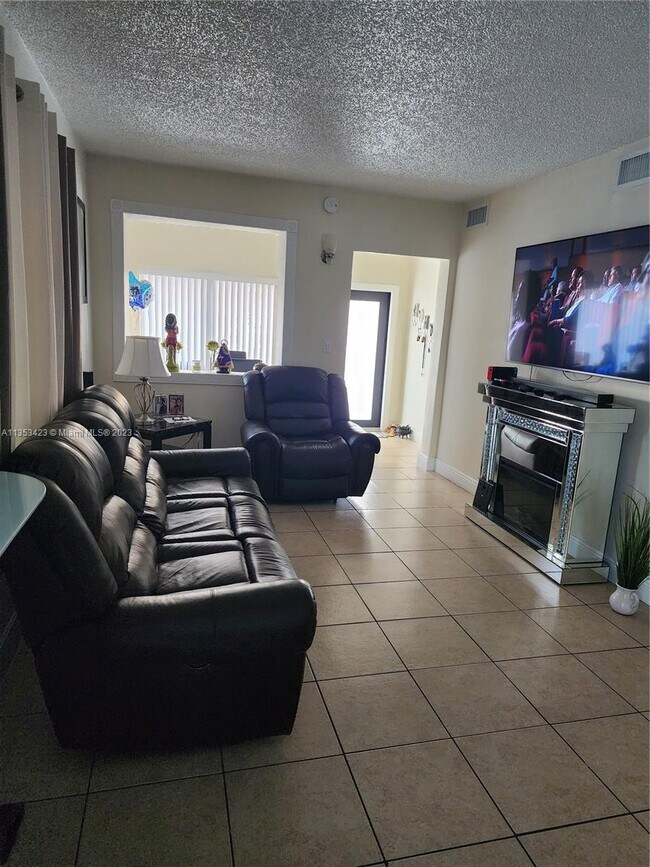 Foto del edificio - 310 SW 36th Ave