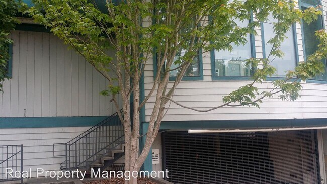 Building Photo - 1125 Searles St