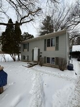 Building Photo - 805 Hicks Dr