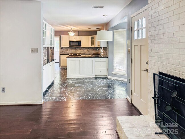 Foto del edificio - 8509 Golf Ridge Dr