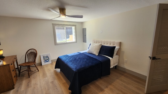 Building Photo - 1704 S Forest Dr