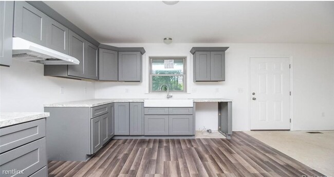 Foto del edificio - 3 br, 2 bath House - 21741 Laurel St