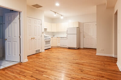 Building Photo - 931 W Dakin St