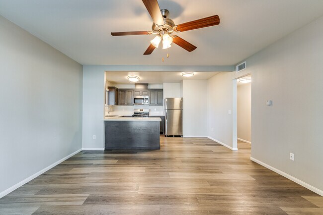 Foto del edificio - Woodlawn Gardens Apartments