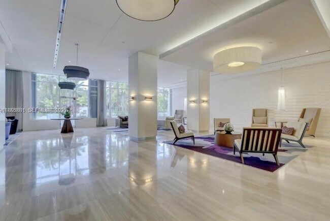 Foto del edificio - 100 Bayview Dr