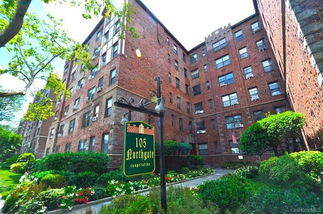 Foto del edificio - 105 Garth Rd