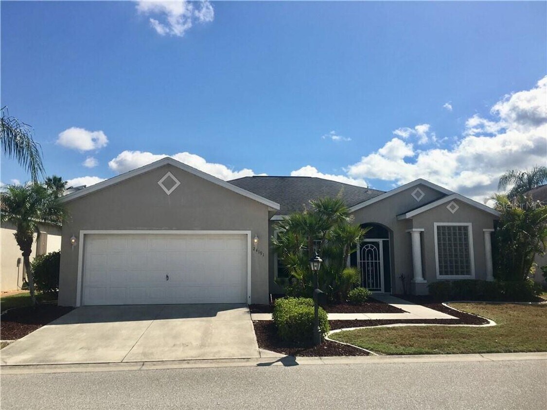 Foto principal - 3 br, 2 bath House - 24191 Buckingham Way