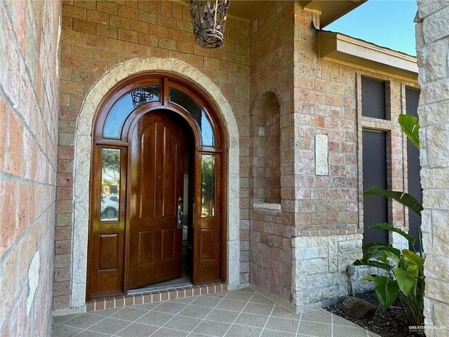 Building Photo - 2202 Nappa Valley Dr