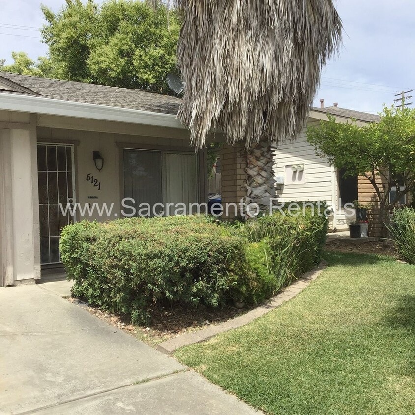Foto del edificio - 2bd/2ba Foothill Farms Area Duplex with 1 ...