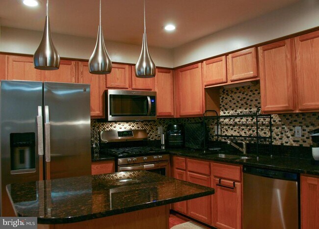 Foto del edificio - 12702 Town Center Way