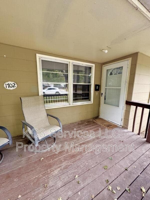 Building Photo - 1702 SW McArthur St