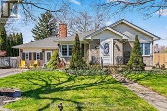 Building Photo - 39 Maplewood Dr