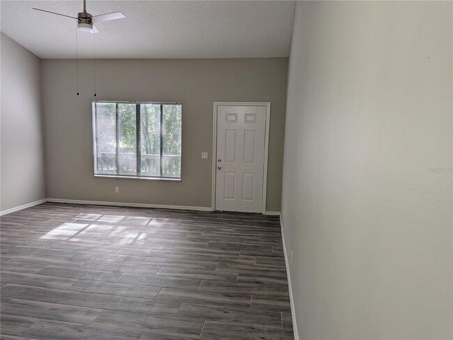 Foto del edificio - 1020 Howell Ave