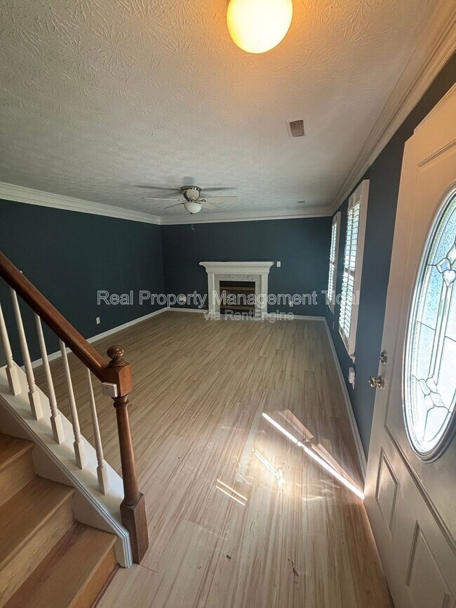 Building Photo - 6252 Adams Hunt Dr