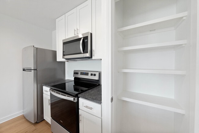 Foto del edificio - 2927 Nicholson Dr