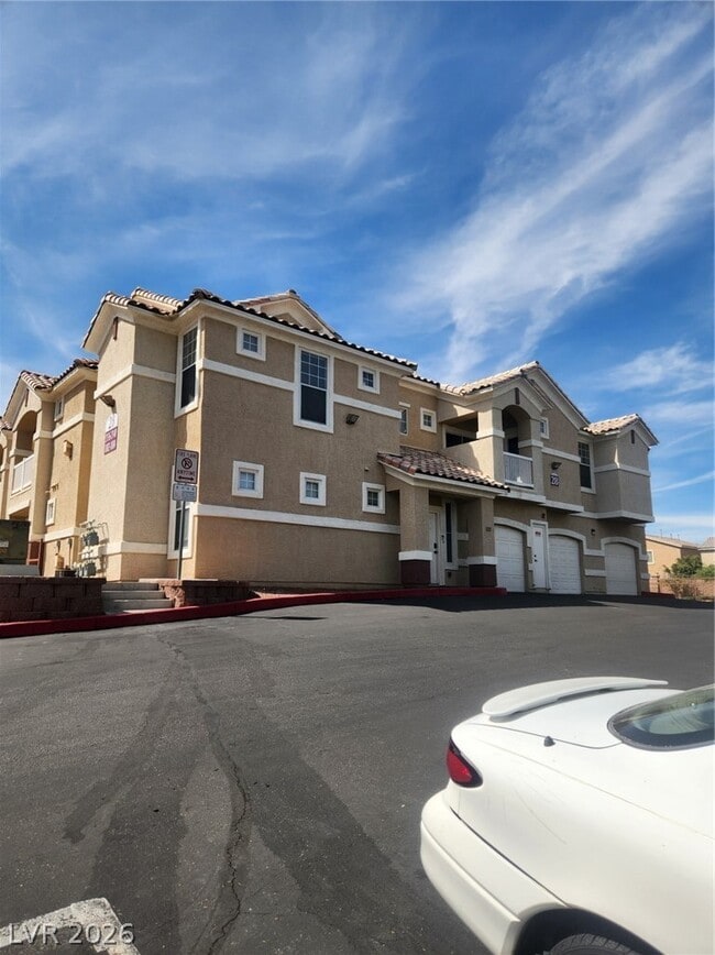 Building Photo - 5855 Valley Dr