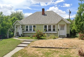 Building Photo - 609 NW 8th St