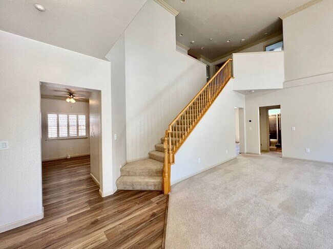 Foto del edificio - Spacious Four Bedroom Napa Home