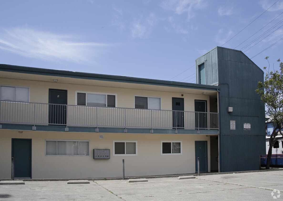 Building Photo - 675 30th St