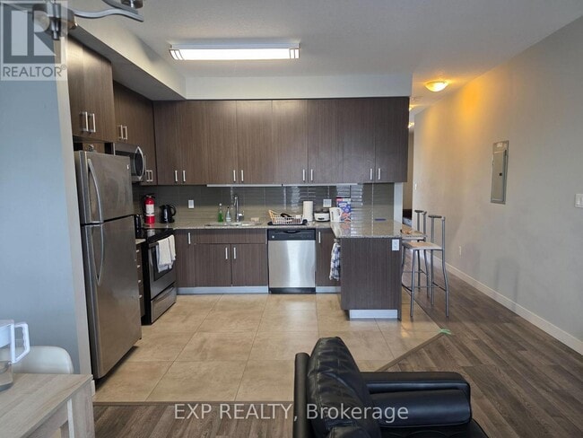 Building Photo - 62 Balsam St