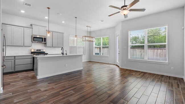 Building Photo - Modern Living in the Heart of San Antonio's Medical Center Area!