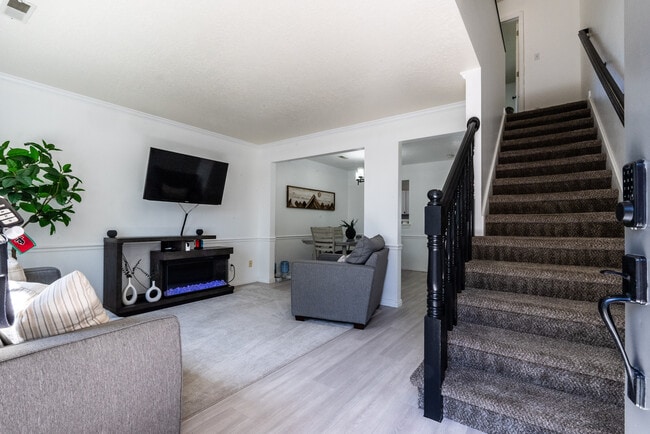 Living Room - 1039 Eastgate Dr