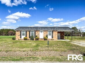 Building Photo - 831 Hood Swamp Rd