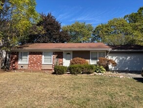 Building Photo - 40636 Village Wood Rd