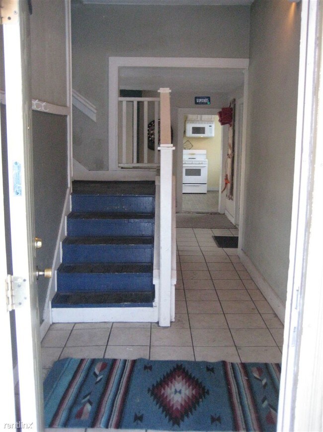 Building Photo - 5 br, 2 bath House - 715 Village St 715 Vi...