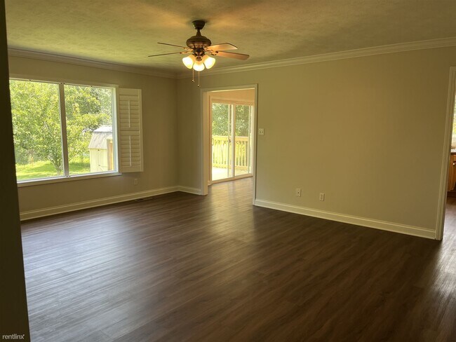 Building Photo - 3 br, 2 bath House - 2550 Louisville Boatd...