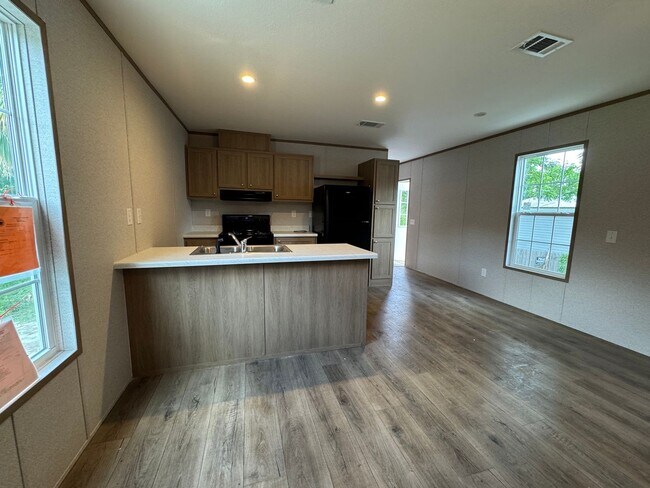 Building Photo - Brand-New 3 Bedroom, 2 Bathroom Mobile Home for Rent – Live Oak, FL