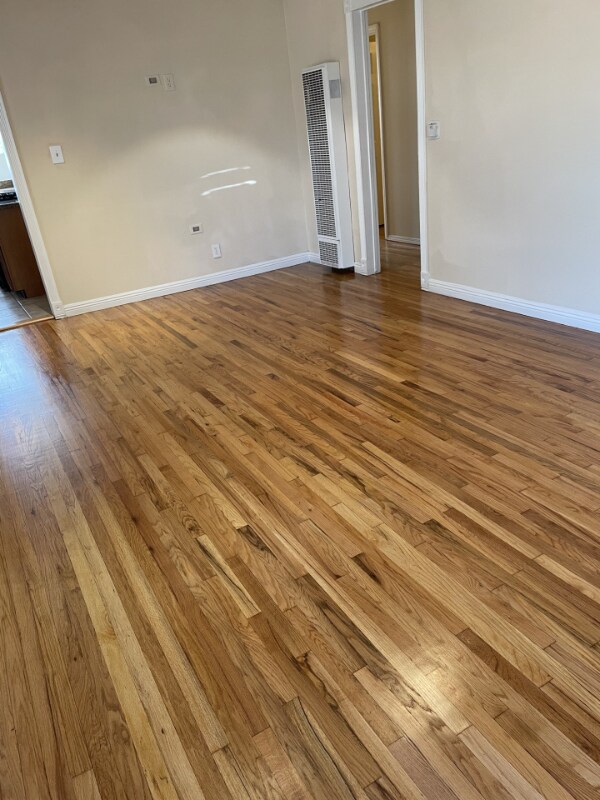 Foto del edificio - 14823 Longworth Ave